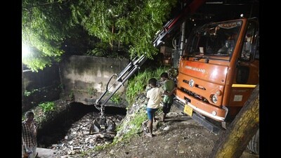 Efforts underway to rescue Nasra in Lucknow’s Wazirganj on Wednesday night. (HT) Efforts underway to rescue Nasra in Lucknow’s Wazirganj on Wednesday night. (HT)