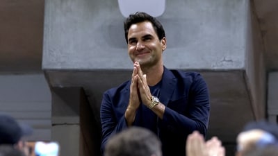 Roger Federer received a warm ovation from spectators in Arthur Ashe Stadium when he was introduced to the crowd during the second set of the US Open quarterfinal between Sabalenka and Zheng. (Getty Images) Roger Federer received a warm ovation from spectators in Arthur Ashe Stadium when he was introduced to the crowd during the second set of the US Open quarterfinal between Sabalenka and Zheng. (Getty Images)
