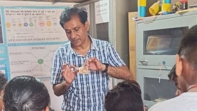 Shyam Prakash Maurya during a science Shyam Prakash Maurya during a science