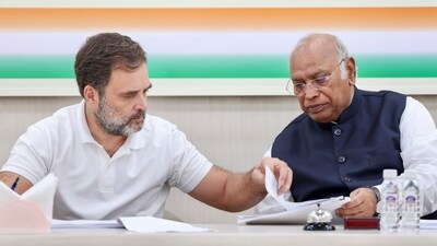 LoP in Lok Sabha and Congress MP Rahul Gandhi with party President Mallikarjun Kharge during Congress central election committee meeting for the Haryana assembly polls on September 3. (PTI) LoP in Lok Sabha and Congress MP Rahul Gandhi with party President Mallikarjun Kharge during Congress central election committee meeting for the Haryana assembly polls on September 3. (PTI)