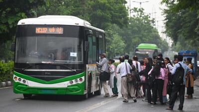These e-buses will operate on 13 routes in Noida, nine in Greater Noida, and five in Yamuna Expressway region. (Sunil Ghosh/HT Photo) These e-buses will operate on 13 routes in Noida, nine in Greater Noida, and five in Yamuna Expressway region. (Sunil Ghosh/HT Photo)