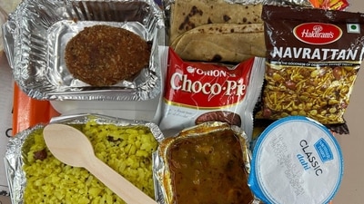 Travel influencer Shashank Gupta shared a photo of the breakfast served on Vande Bharat Express (X/@shashan0058641) Travel influencer Shashank Gupta shared a photo of the breakfast served on Vande Bharat Express (X/@shashan0058641)