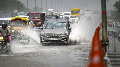 Waterlogging at Vinod Nagar. (RAJ K RAJ /HT PHOTO) Waterlogging at Vinod Nagar. (RAJ K RAJ /HT PHOTO)