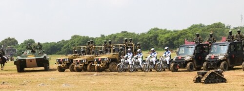 Armed forces commandos and static team during the Armed Forces Festival organised by Surya Command Surya Khel Parisar in Lucknow Cantonment (Deepak Gupta/HT) Armed forces commandos and static team during the Armed Forces Festival organised by Surya Command Surya Khel Parisar in Lucknow Cantonment (Deepak Gupta/HT)