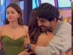 Kartik Aaryan and Sara Ali Khan greet each other at Ananya Panday's web show premiere Kartik Aaryan and Sara Ali Khan greet each other at Ananya Panday's web show premiere