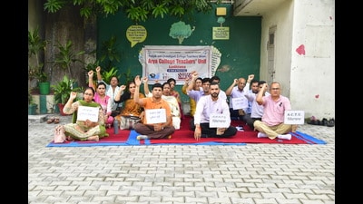 Arya College professors during a protest in Ludhiana on Thursday. (Manish/HT) Arya College professors during a protest in Ludhiana on Thursday. (Manish/HT)