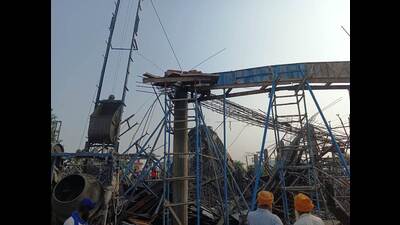 As many as 12 devotees and construction workers were injured after a concrete slab collapsed at Gurdwara Baba Darshan Das at Sangatpur village near Chohla Sahib in the district.
