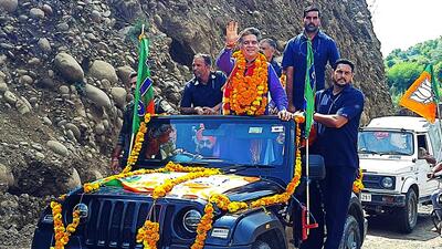 BJP’s J&K unit chief Ravinder Raina holds a roadshow ahead of filling his nomination paper from the Nowshera. (ANI) BJP’s J&K unit chief Ravinder Raina holds a roadshow ahead of filling his nomination paper from the Nowshera. (ANI)