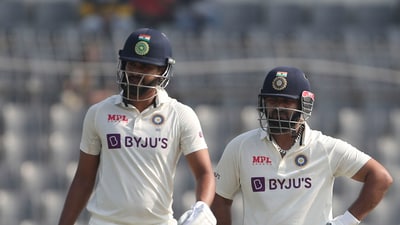 Rishabh Pant (R) and Shreyas Iyer (L) will be action in the Duleep Trophy (AP) Rishabh Pant (R) and Shreyas Iyer (L) will be action in the Duleep Trophy (AP)