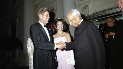 The image showcases Radhakrishnan's warm reception by President John F. Kennedy and First Lady Jacqueline Kennedy. (@USAndIndia) The image showcases Radhakrishnan's warm reception by President John F. Kennedy and First Lady Jacqueline Kennedy. (@USAndIndia)