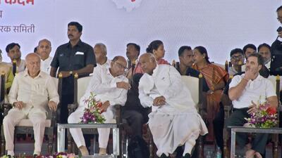 Sangli: Congress President Mallikarjun Kharge & NCP chief Sharad Pawar interact besides Congress leader and LoP Lok Sabha Rahul Gandhi, Congress party leaders Sushilkumar Shinde and others during opening ceremony of “Loktirth” memorable of late. Dr. Patangrao Kadam at village Kadegaon in Sangli district, on Thursday, Sept. 5, 2024. Photo by Uday Deolekar Sangli. (UDAY DEOLEKAR) Sangli: Congress President Mallikarjun Kharge & NCP chief Sharad Pawar interact besides Congress leader and LoP Lok Sabha Rahul Gandhi, Congress party leaders Sushilkumar Shinde and others during opening ceremony of “Loktirth” memorable of late. Dr. Patangrao Kadam at village Kadegaon in Sangli district, on Thursday, Sept. 5, 2024. Photo by Uday Deolekar Sangli. (UDAY DEOLEKAR)