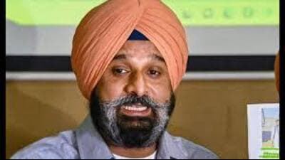 Shiromani Akali Dal (SAD) leader Bikram Singh Majithia appeared before Akal Takht to submit his explanation letter as the edict of the highest Sikh temporal seat of the Sikhs. (HT File)