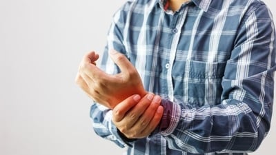 Joint pain gets worse in monsoon. Here's how to make it better. (Shutterstock) Joint pain gets worse in monsoon. Here's how to make it better. (Shutterstock)