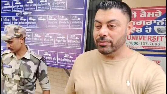 The Enforcement Directorate on Thursday arrested Rajdeep Singh Nagra, an aide of former Punjab food and civil supplies minister Bharat Bhushan Ashu, in connection with an alleged ₹2,000-crore foodgrain transportation-linked money-laundering case. (HT Photo)