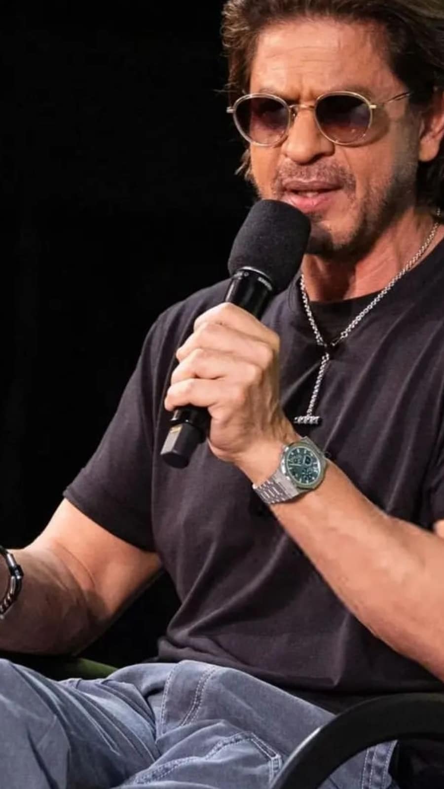 srk4