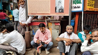 A rare Delhi Tourism plaque planted on the site. (HT Photo) A rare Delhi Tourism plaque planted on the site. (HT Photo)