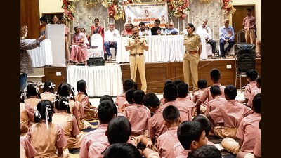 Mumbai police conducted an awareness programme on understanding “good touch” and “bad touch” among pre-teens at Aryan High School, Girgaum, on Wednesday. (Raju Shinde/HT Photo)) Mumbai police conducted an awareness programme on understanding “good touch” and “bad touch” among pre-teens at Aryan High School, Girgaum, on Wednesday. (Raju Shinde/HT Photo))