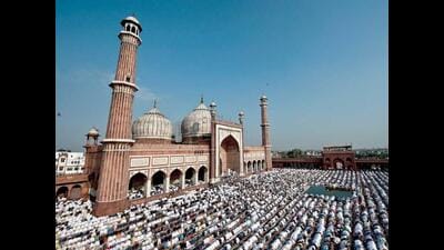 Muslims offer Eid al-Fitr prayers at the Jama Masjid mosque in New Delhi. (HT Photo) Muslims offer Eid al-Fitr prayers at the Jama Masjid mosque in New Delhi. (HT Photo)