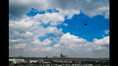New Delhi, India - Aug. 27, 2024: Clouds seen hovering over the skies in New Delhi, India, on Tuesday, August 27, 2024. (Photo by Sanchit Khanna/ Hindustan Times) (Hindustan Times) New Delhi, India - Aug. 27, 2024: Clouds seen hovering over the skies in New Delhi, India, on Tuesday, August 27, 2024. (Photo by Sanchit Khanna/ Hindustan Times) (Hindustan Times)