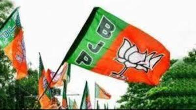 The saffron party is facing rebellion after a cabinet minister, one MLA and six former law-makers resigned from the primary membership of the party after the BJP announced its first list for 67 assembly segments. (HT File) The saffron party is facing rebellion after a cabinet minister, one MLA and six former law-makers resigned from the primary membership of the party after the BJP announced its first list for 67 assembly segments. (HT File)
