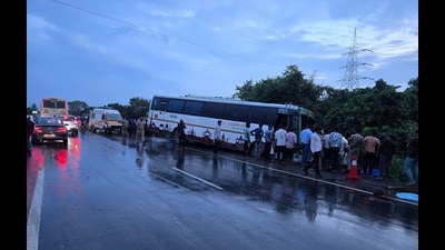 The site of accident in Hathras district on Friday (HT Photo) The site of accident in Hathras district on Friday (HT Photo)