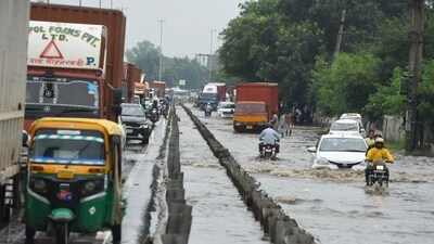 Heavy traffic disruptions have been reported in Gurugram following the heavy rain. IMD forecasts light to moderate showers across Delhi-NCR until September 14. (Parveen Kumar/HT Photo) Heavy traffic disruptions have been reported in Gurugram following the heavy rain. IMD forecasts light to moderate showers across Delhi-NCR until September 14. (Parveen Kumar/HT Photo)