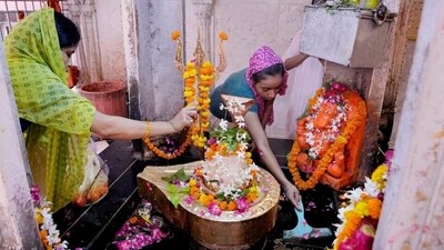 Hartalika Teej 2024: Celebrate Hartalika Teej while keeping in mind the shubh muhurat, fasting rules, and dos and don'ts. (AP ) Hartalika Teej 2024: Celebrate Hartalika Teej while keeping in mind the shubh muhurat, fasting rules, and dos and don'ts. (AP )