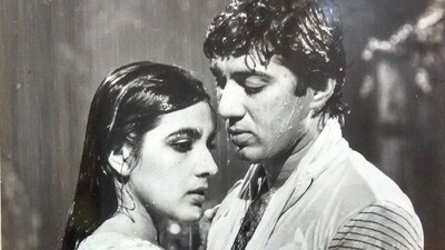 Sunny Deol was seen with Amrita Singh in their blockbuster debut film Betaab in 1983. Directed by Rahul Rawail, it was remade in Telugu in 1987 as Samrat starring Ramesh Babu and Sonam. Sunny Deol was seen with Amrita Singh in their blockbuster debut film Betaab in 1983. Directed by Rahul Rawail, it was remade in Telugu in 1987 as Samrat starring Ramesh Babu and Sonam.