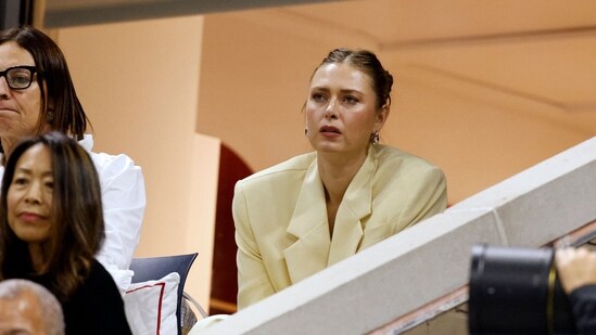 US Open 2024: Maria Sharapova (C) watches Belarus's Aryna Sabalenka play against USA's Emma Navarro.(AFP)