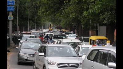 Among the primary causes of air pollution in Chandigarh is the heavy vehicular density, which translates into higher polluting emissions. (HT Photo) Among the primary causes of air pollution in Chandigarh is the heavy vehicular density, which translates into higher polluting emissions. (HT Photo)