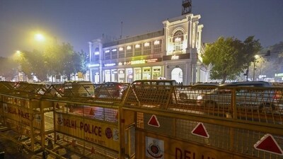 Delhi Police barricades at Connaught Place in New Delhi. (Raj K Raj/HT photo) Delhi Police barricades at Connaught Place in New Delhi. (Raj K Raj/HT photo)