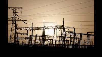 Electricity pylons and power lines are pictured at a power station near Yumen, Gansu province, China September 25, 2020. Picture taken September 25, 2020. REUTERS/Carlos Garcia Rawlins (REUTERS) Electricity pylons and power lines are pictured at a power station near Yumen, Gansu province, China September 25, 2020. Picture taken September 25, 2020. REUTERS/Carlos Garcia Rawlins (REUTERS)