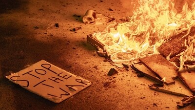 A placard next to a fire during a demonstration urging the government into securing the release of Gaza hostages in Tel Aviv, Israel, on Wednesday, Sept. 4, 2024. Photographer: David Lombeida/Bloomberg (Bloomberg) A placard next to a fire during a demonstration urging the government into securing the release of Gaza hostages in Tel Aviv, Israel, on Wednesday, Sept. 4, 2024. Photographer: David Lombeida/Bloomberg (Bloomberg)