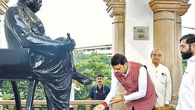 Maharashtra Deputy Chief Minister Devendra Fadnavis along with CM Eknath Shinde pays floral tribute to Rashtriya Swayamsevak Sangh (RSS) founder Keshav Baliram Hedgewar, at RSS Smriti Mandir, in Nagpur on Saturday. (Devendra Fadnavis-X) Maharashtra Deputy Chief Minister Devendra Fadnavis along with CM Eknath Shinde pays floral tribute to Rashtriya Swayamsevak Sangh (RSS) founder Keshav Baliram Hedgewar, at RSS Smriti Mandir, in Nagpur on Saturday. (Devendra Fadnavis-X)