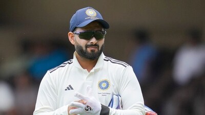 India B wicketkeeper Rishabh Pant (PTI) India B wicketkeeper Rishabh Pant (PTI)