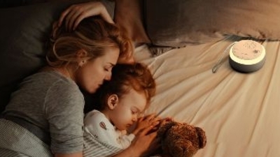 Parents love white noise for baby sleep but is it good for your child’s health? (Photo by Spowerbeauty)