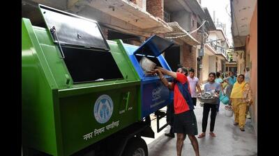 The civic administration could not track the origin of the rubbish. (HT PHOTO)