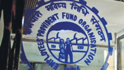 With a portable system, pensioners can receive funds in any bank and at any location (HT Photo) With a portable system, pensioners can receive funds in any bank and at any location (HT Photo)