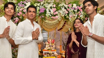Sonu Sood celebrated Ganesh Chaturthi with his family.&nbsp; 
