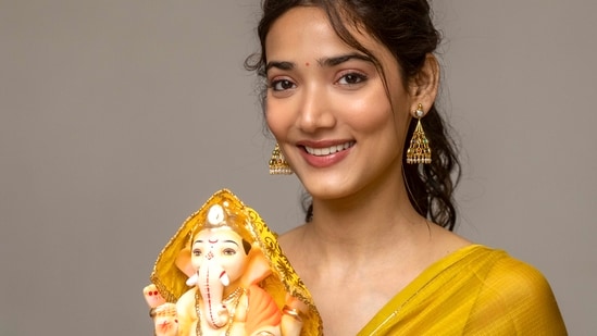 Medha Shankr poses for HT exclusively on Ganesh Chathurthi (Satish Bate/HT)