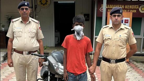 According to police, the 21-year-old has a history of drug addiction and has also been arrested for several snatching cases. (HT Photo)