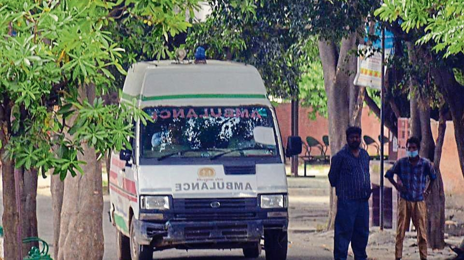 Uttar Pradesh: Mutter bringt Baby im Krankenwagen zur Welt ...