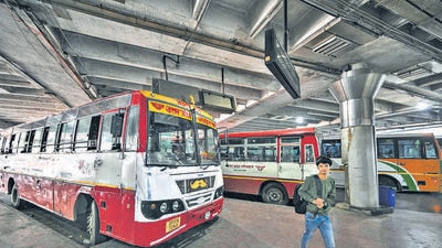 Delhi has three operational ISBTs at Kashmere Gate, Anand Vihar and Sarai Kale Khan. (Sanchit Khanna/HT PHOTO) Delhi has three operational ISBTs at Kashmere Gate, Anand Vihar and Sarai Kale Khan. (Sanchit Khanna/HT PHOTO)