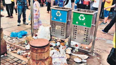 Garbage littered in Chandni Chowk on Sunday. (HT PHOTO)