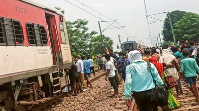 Buxar: Passengers on railway tracks after coaches of Magadh Express train splitted into two parts following an accident near Tudiganj station, in Buxar, Sunday, Sept. 8, 2024. (PTI Photo)