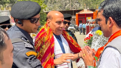 Union Defence Minister and BJP leader Rajnath Singh being welcomed on his arrival for a public rally for J&K Assembly elections in Ramban on Sunday. (PTI) Union Defence Minister and BJP leader Rajnath Singh being welcomed on his arrival for a public rally for J&K Assembly elections in Ramban on Sunday. (PTI)