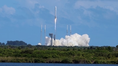 A United Launch Alliance Atlas V rocket lifts off carrying Amazon's two prototype relay stations for a space-based internet service it calls Project Kuiper, from the Cape Canaveral Space Force Station. (Reuters)