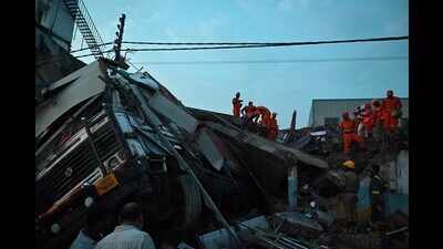 The debris of the building also clearly suggested that the poor quality material was used in its construction. (HT file) The debris of the building also clearly suggested that the poor quality material was used in its construction. (HT file)