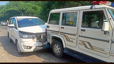 The mangled SUV of the AAP Jalalabad MLA Jagdeep Singh Goldy Kamboj after the accident on the outskirts of Bathinda on Sunday. (HT Photo)