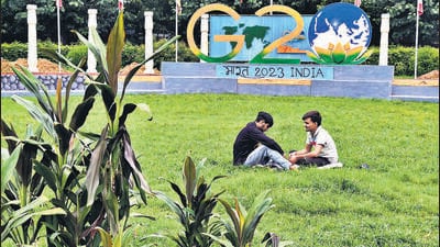 Veer and Aman settle down in front of G20 (HT Photo) Veer and Aman settle down in front of G20 (HT Photo)